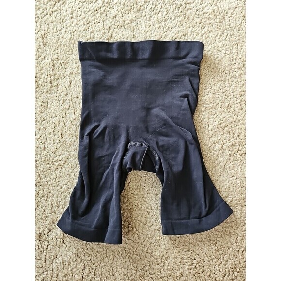 Skims Seamless SCUPLT Mid Thigh Short Clay Onyx Black XSmall NWOT $36 - Picture 1 of 3